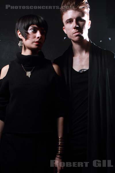 SCHOOL OF SEVEN BELLS - 2012-03-12 - PARIS - Point Ephemere - 